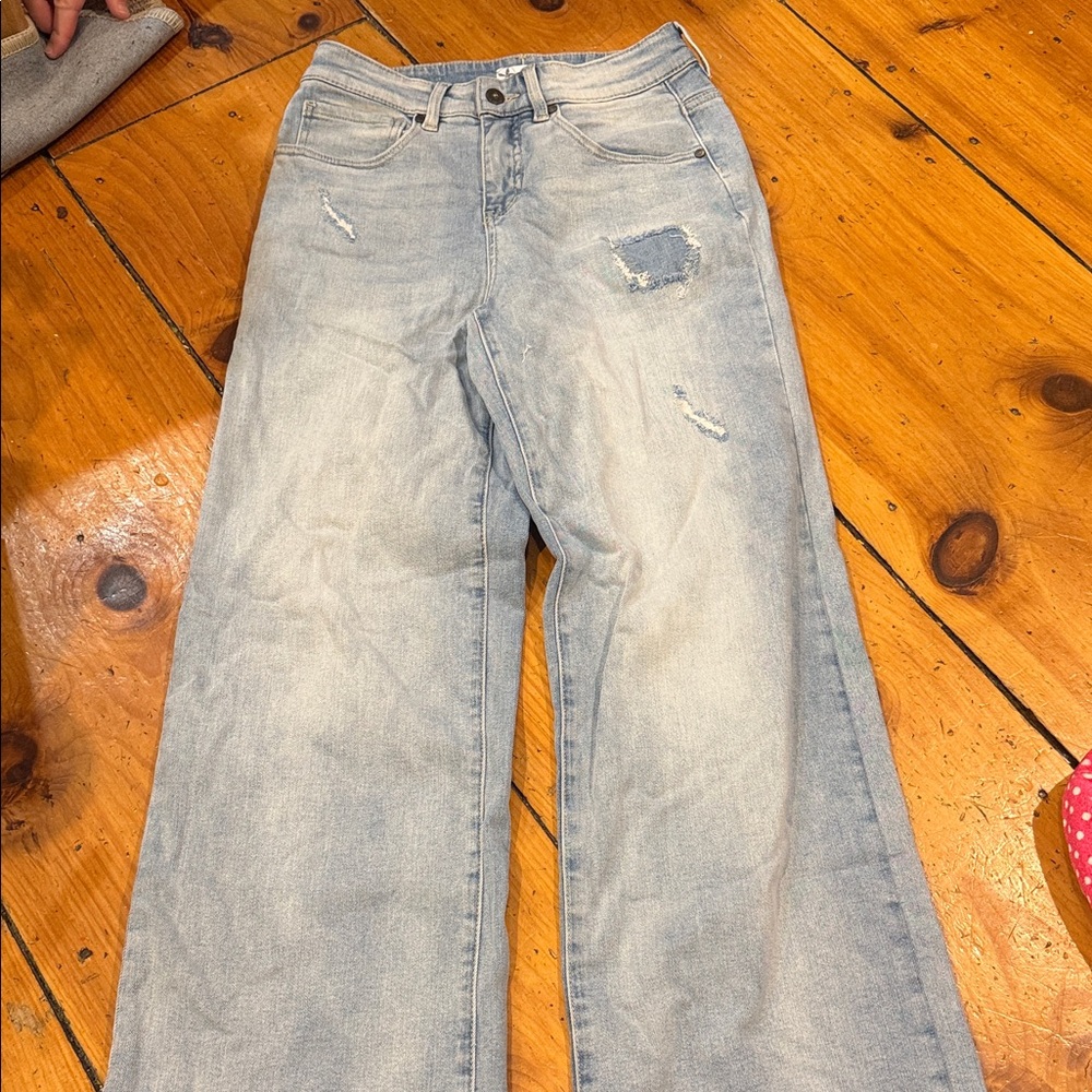 Carve Designs Light Wash Wide-Leg Distressed Jeans